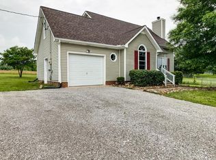 2381 Chester Harris Rd, Woodlawn, TN 37191