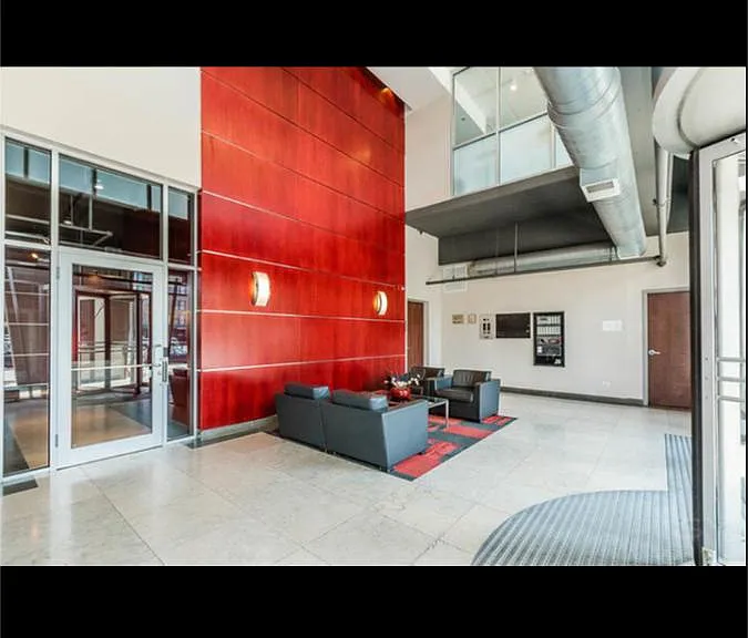 740 W Fulton St — Photo 12