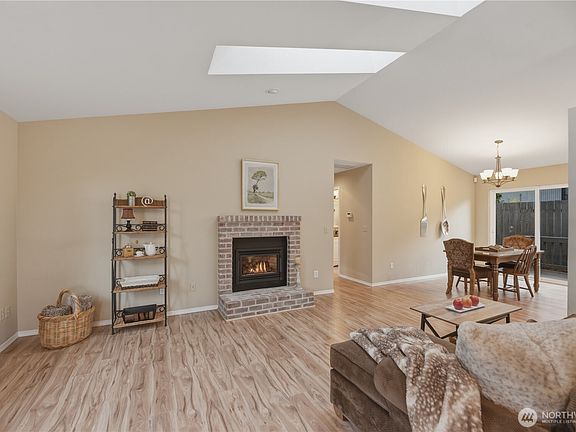 4th image of 2415 SE 8th Place