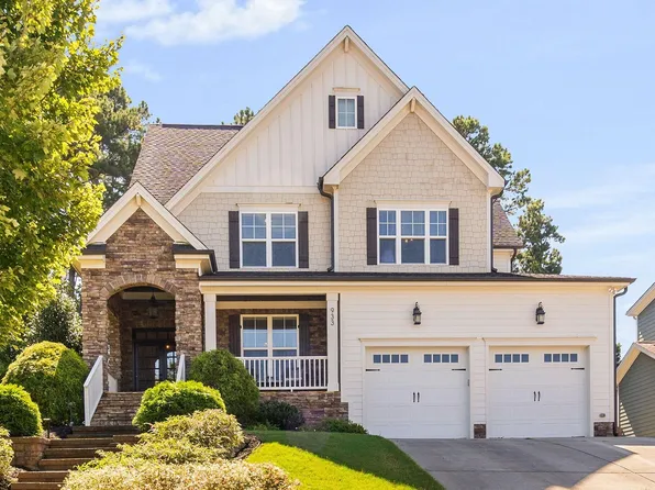 933 Hollymont Dr, Holly Springs, NC 27540