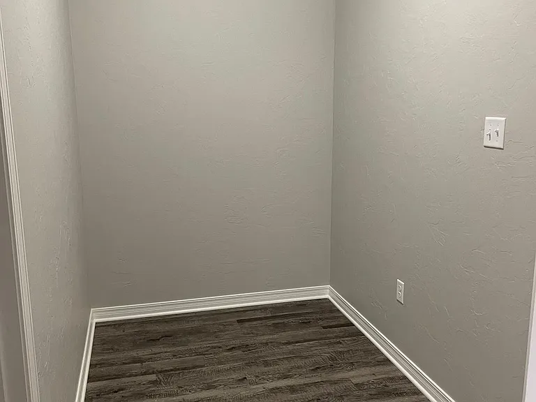 405 Myra Lynn Ln — Photo 9