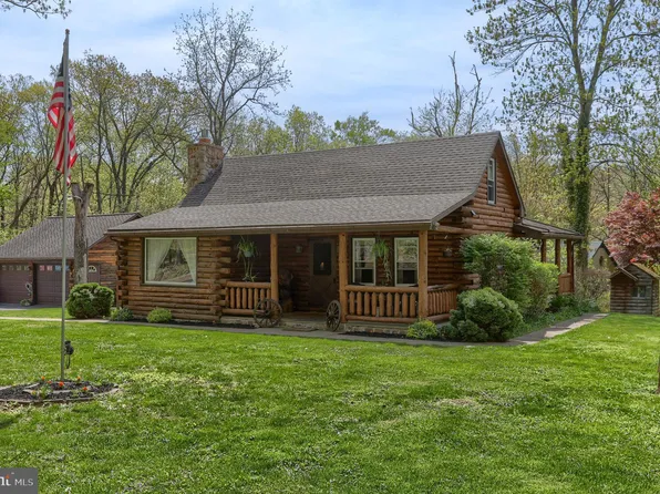 568 Camp Strause Rd, Fredericksburg, PA 17026