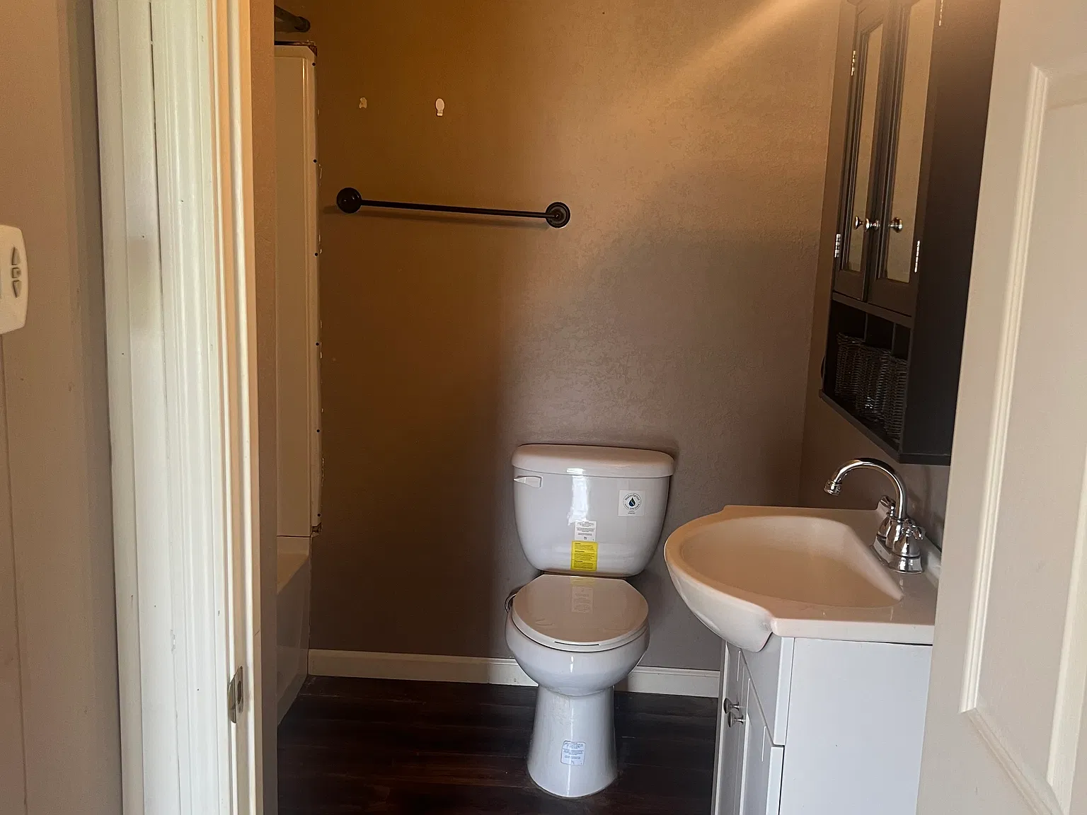 3 bed, 1056 sqft, $900 — Photo 3