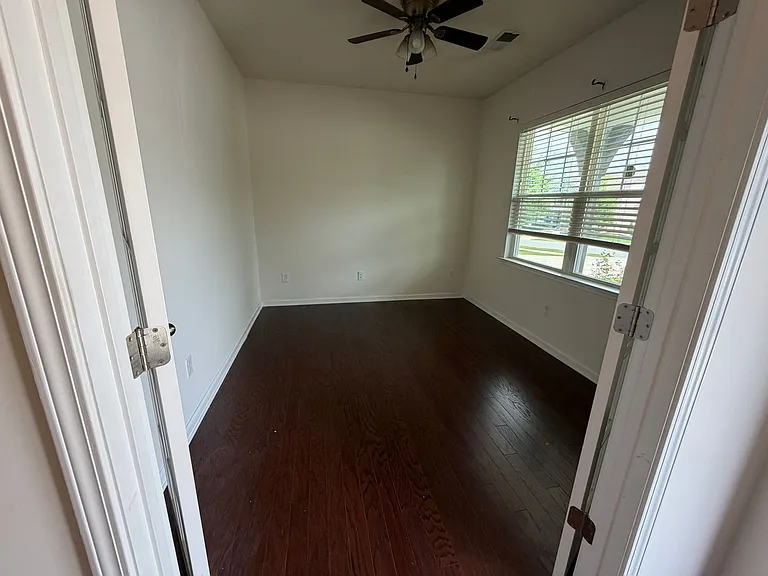 137 Sequoia St — Photo 3