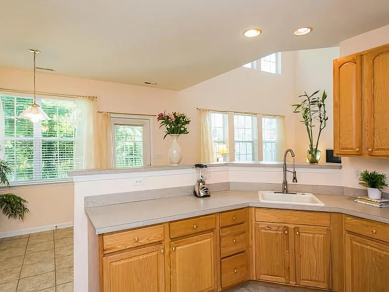 28 Sutton Ct — Photo 18