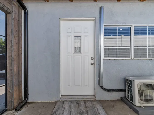 8447 Colbath Ave, Panorama City, CA 91402