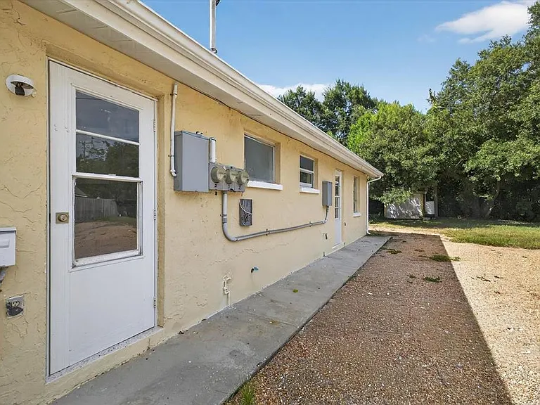 5409 Oceanic Rd — Photo 32