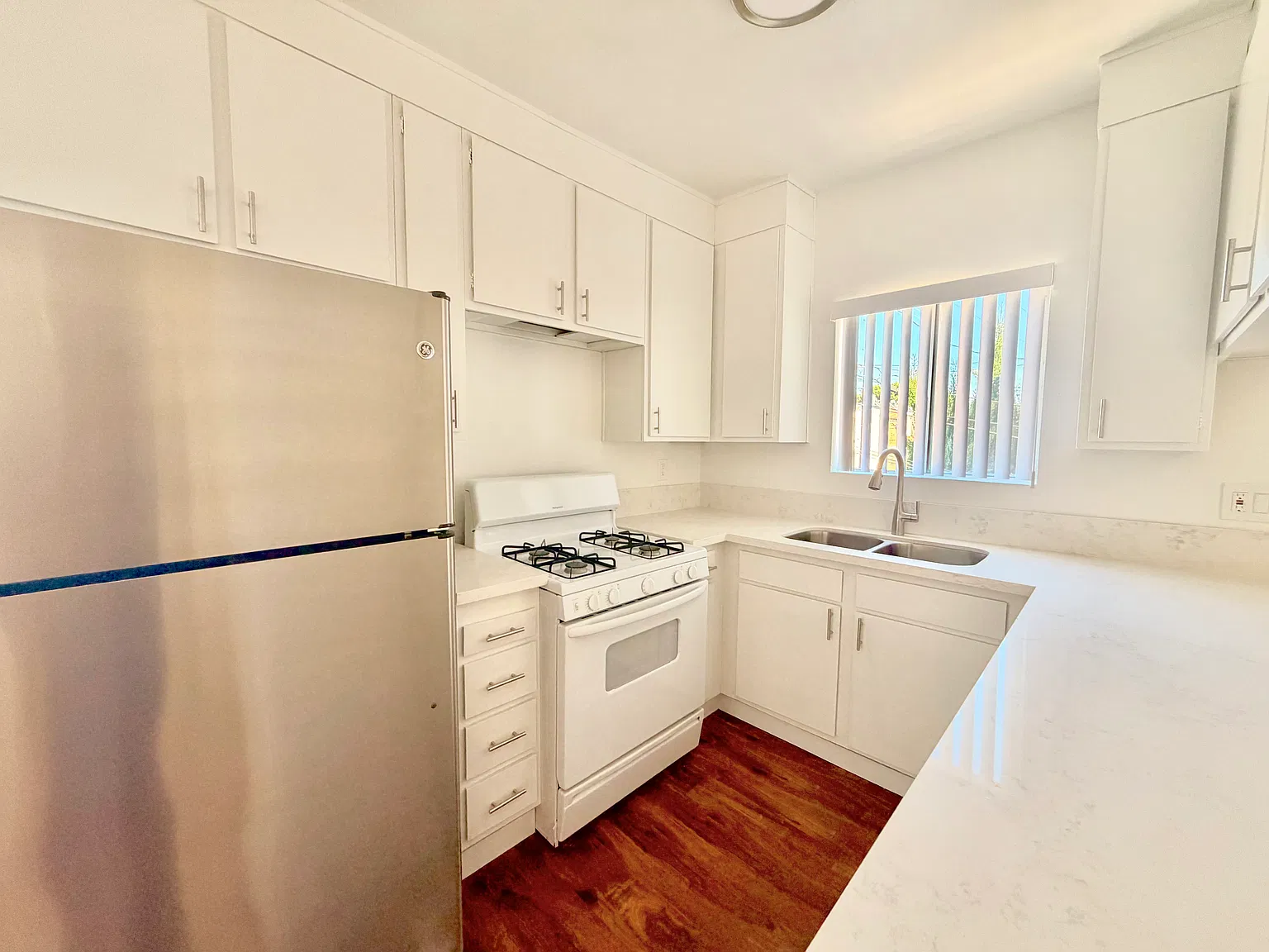 2 bed, 762 sqft, $2,500 — Photo 4