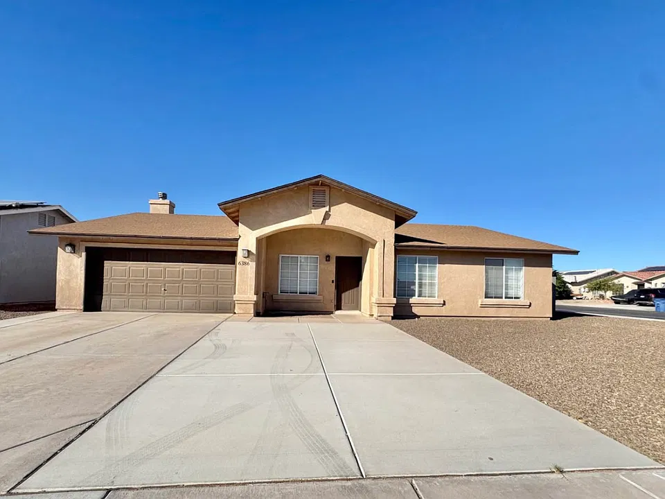 6386 E 45th Pl