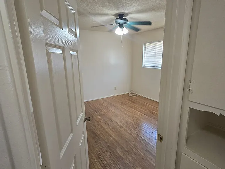 461 N Franklin St — Photo 10
