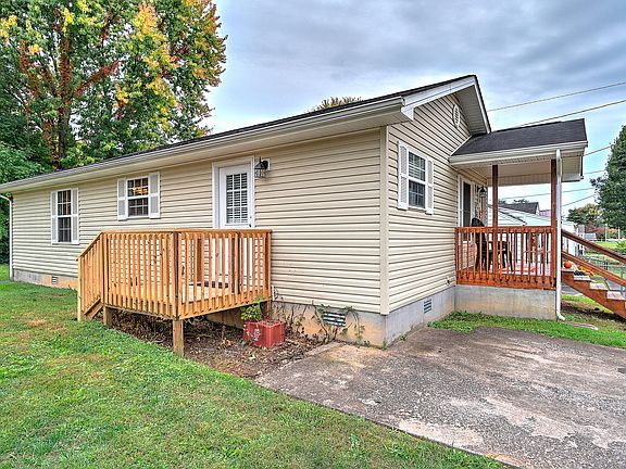 5th image of 312 Bettie St