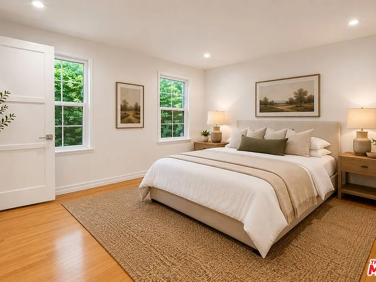 207 S Reeves Dr — Photo 11