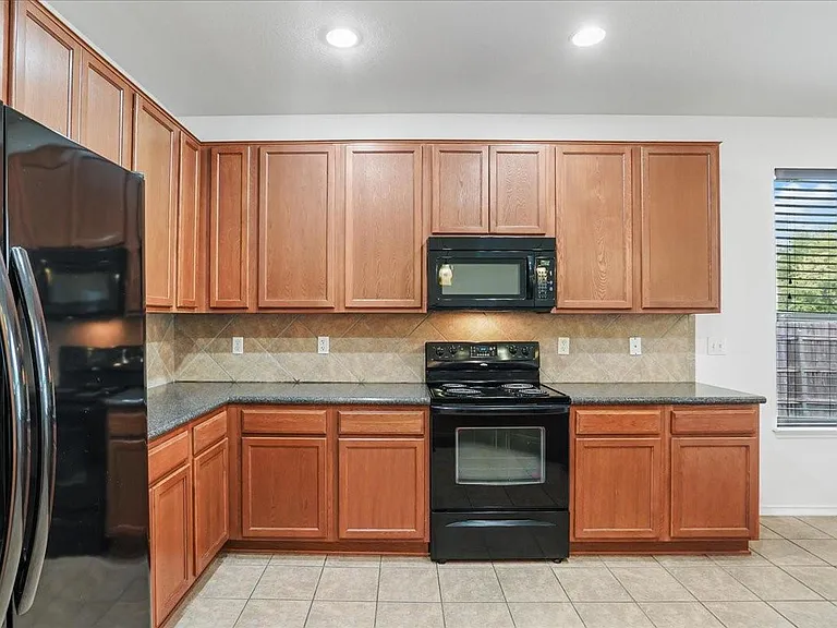 200 Rudy Ln — Photo 11