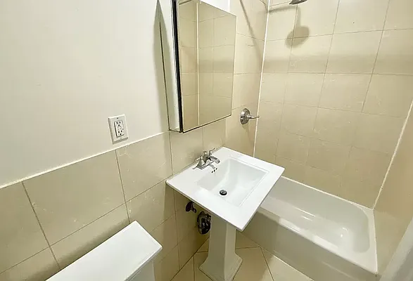 Rented by REAL New York | media 6