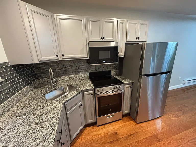 37 Maiden Ln #3A — Photo 6