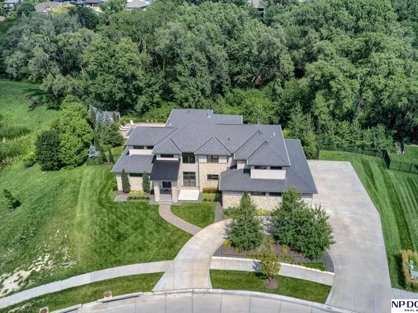 2205 S 218th St, Elkhorn, NE 68022