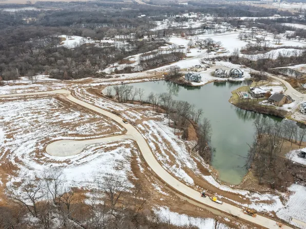 5792 Arbor Springs Dr, Pleasant Hill, IA 50327