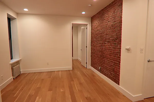 Rented by PMG Real Estate  | media 19