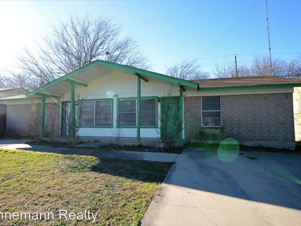 1st image of 1307 Janis Dr #A