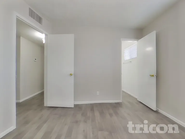 1626 W Pepper Pl — Photo 7
