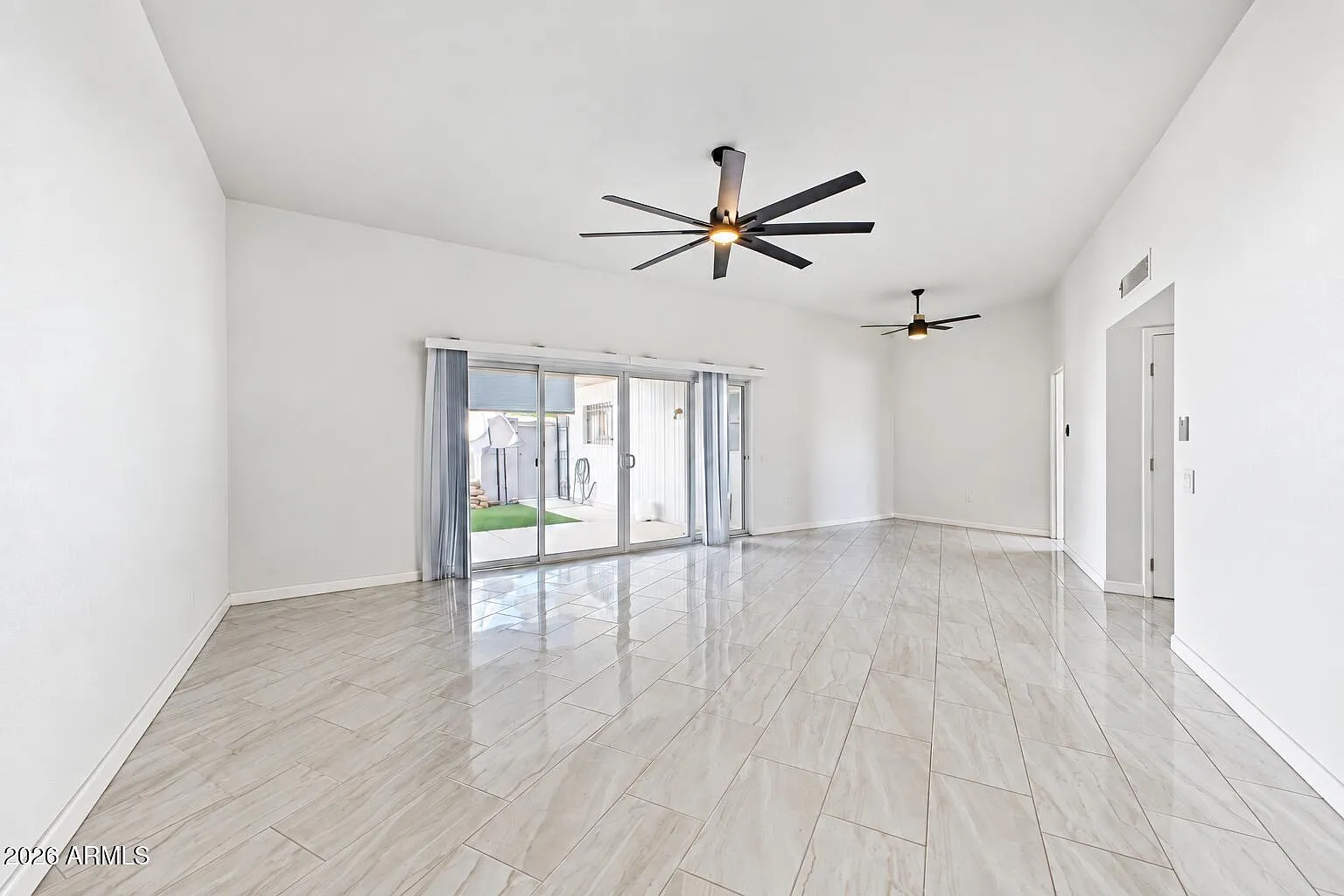 2 bed, 1.0 bath, 1210 sqft, $1,700 — Photo 2