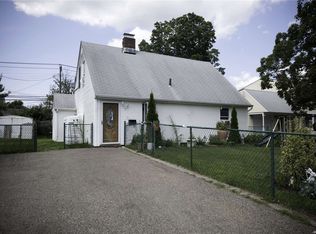 45 Blacksmith Rd, Levittown, NY 11756