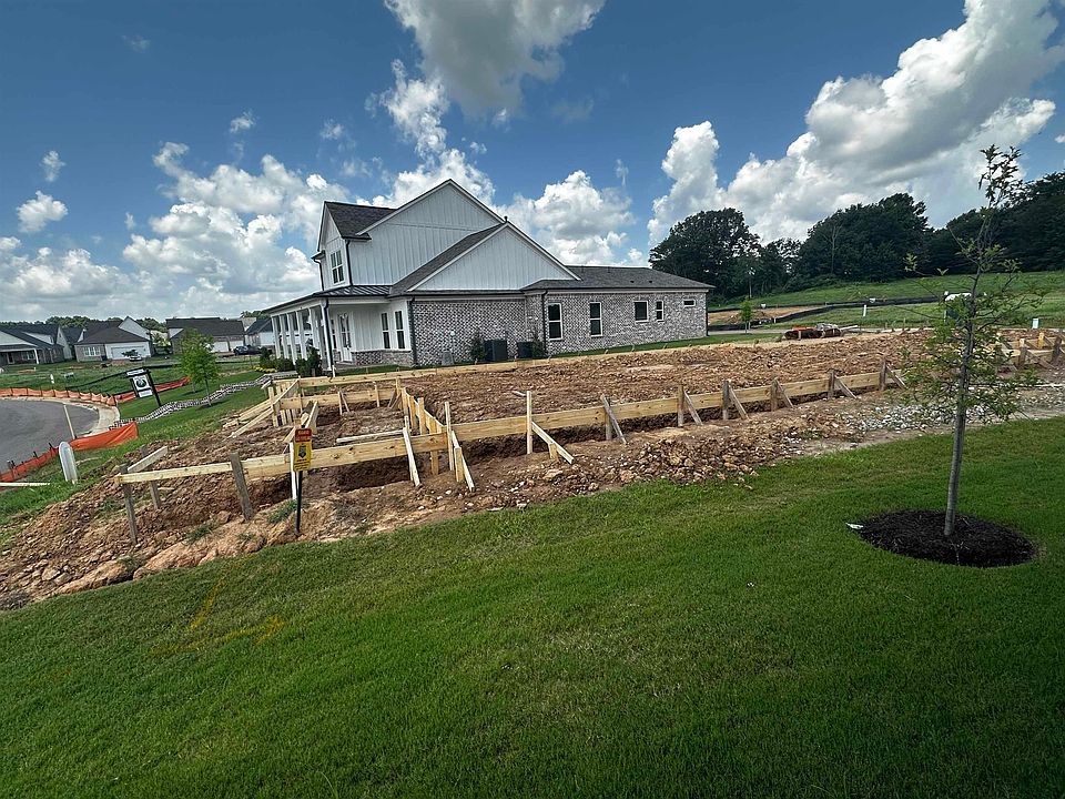 2nd image of 40 Rambling Rex Dr