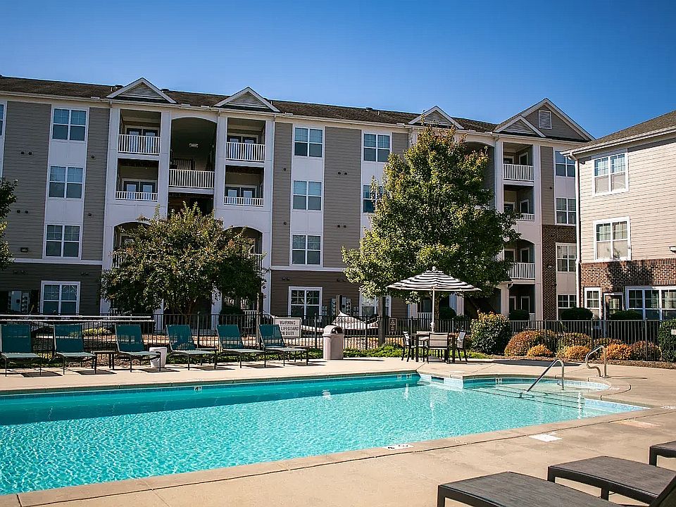 29-north-hickory-nc-building-photo (2)