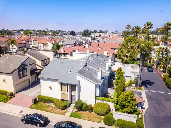 17081 Green Ln, Huntington Beach, CA 92649