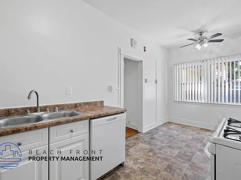 566 W. 17th St. — Photo 2