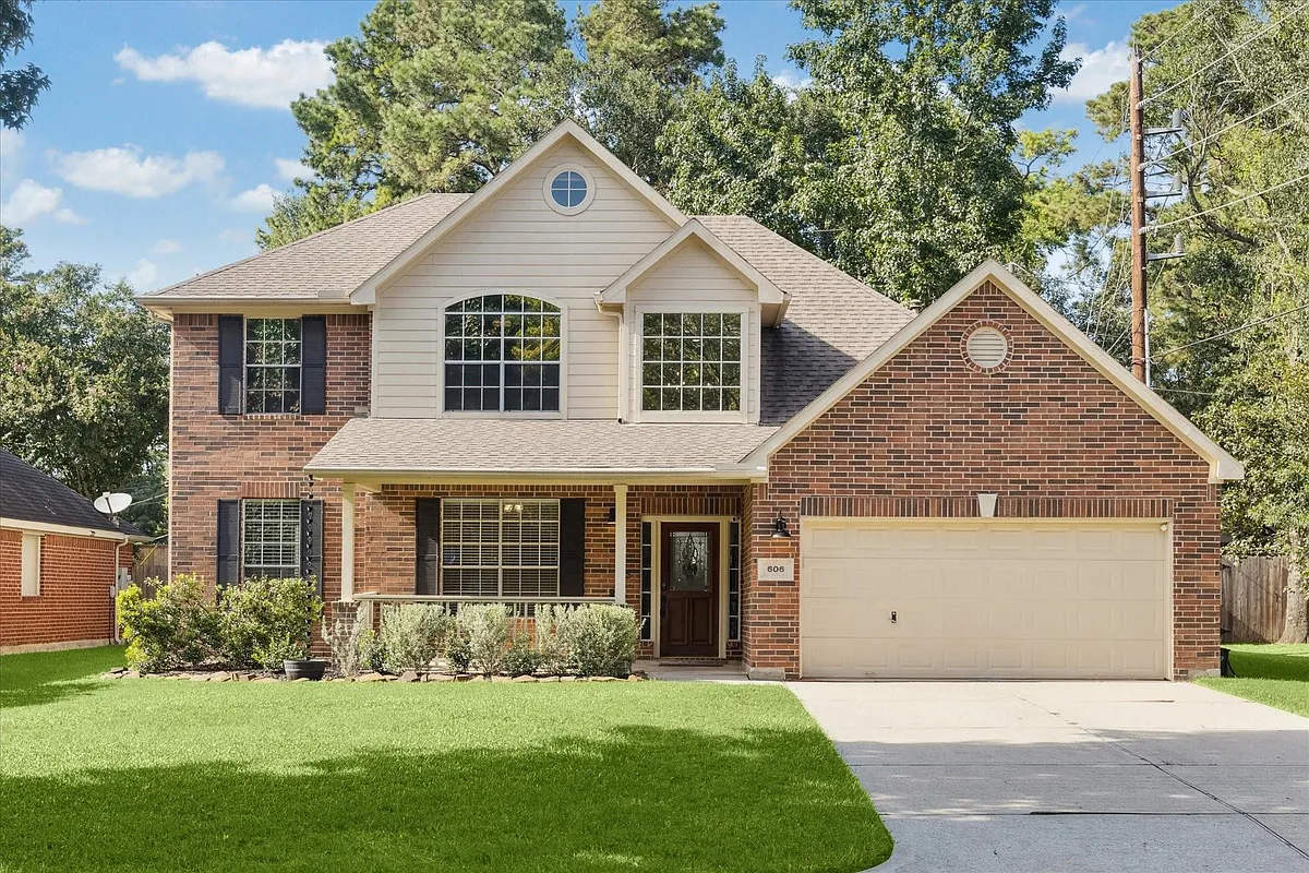 Building Photo - 606 Pine Walk Trl