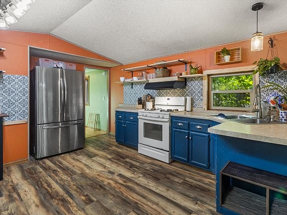 3rd image of W7092 N Oakwood Cir