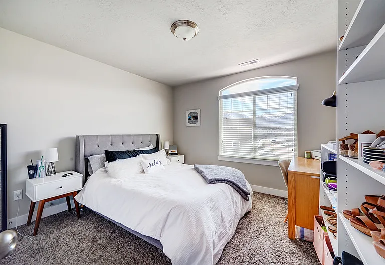 687 S 1840 W #MASTER ROOM — Photo 22