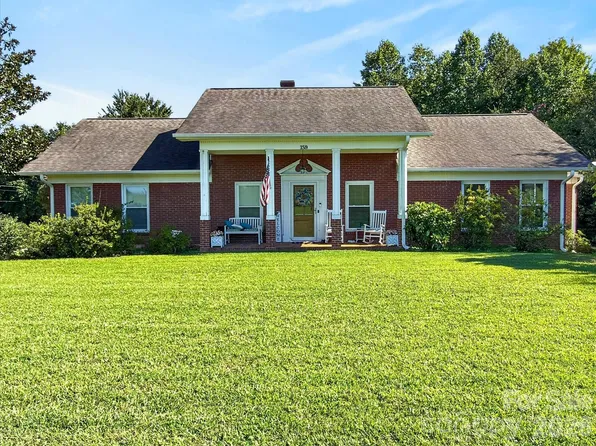 159 W Mountain St, Rutherfordton, NC 28139