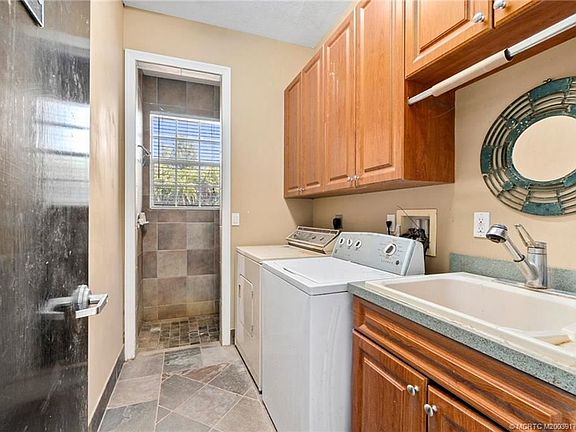 5th image of 6407 SW 33rd St