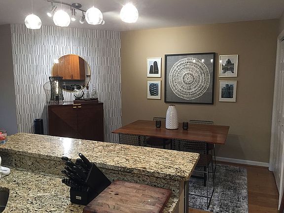 2nd image of 1020 N Stafford St APT 106