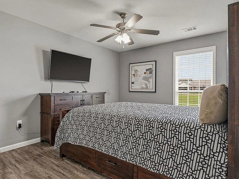 4504 Regina Ct — Photo 35