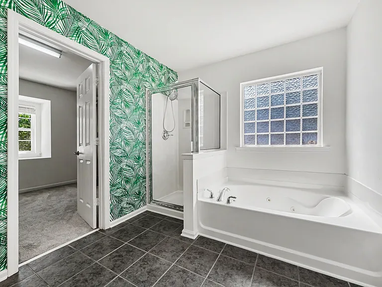 508 Ashburn Ln — Photo 21