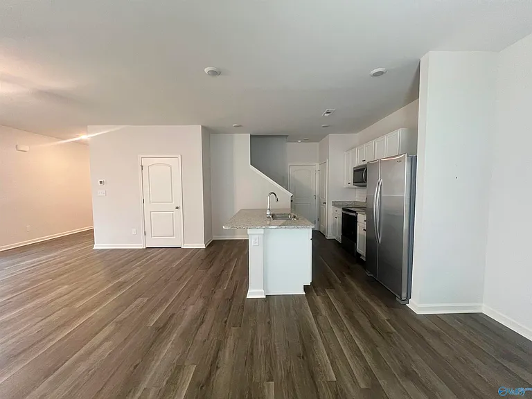 146 Maple Spring Trl — Photo 16