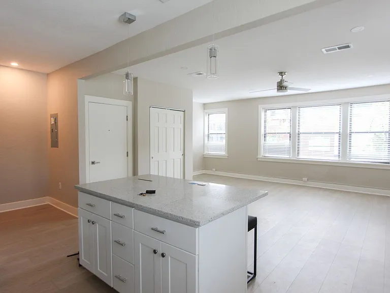1119 S Braddock Ave — Photo 4