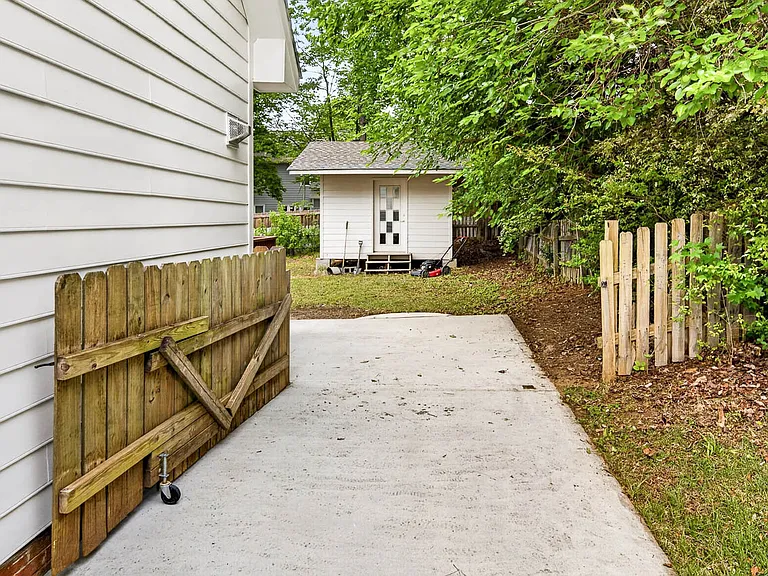 106 Sarabande Dr — Photo 22