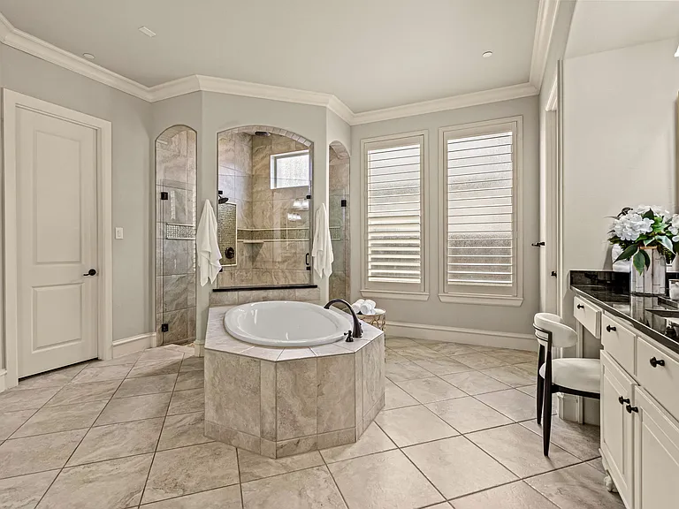 812 Lake Carillon Ln — Photo 21