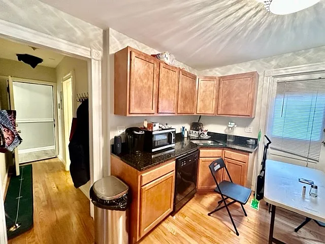 2 bed, 9999 sqft, $3,050 — Photo 3