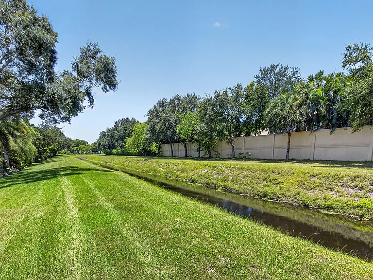 8108 Summer Shores Dr — Photo 28