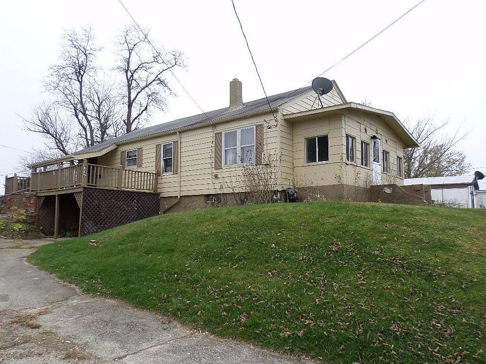 1st image of 226 McArthur St