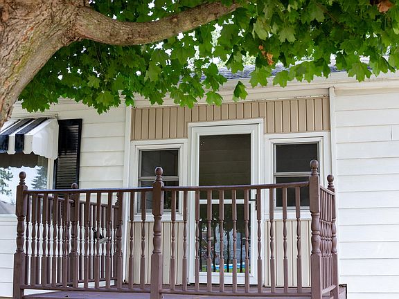 3rd image of 306 N Holland St