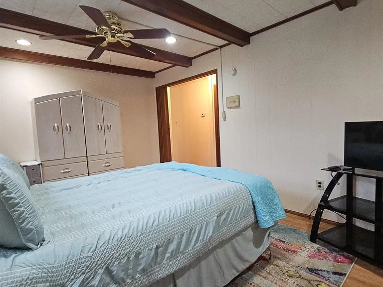 6901 Ventnor Ave #2 — Photo 38