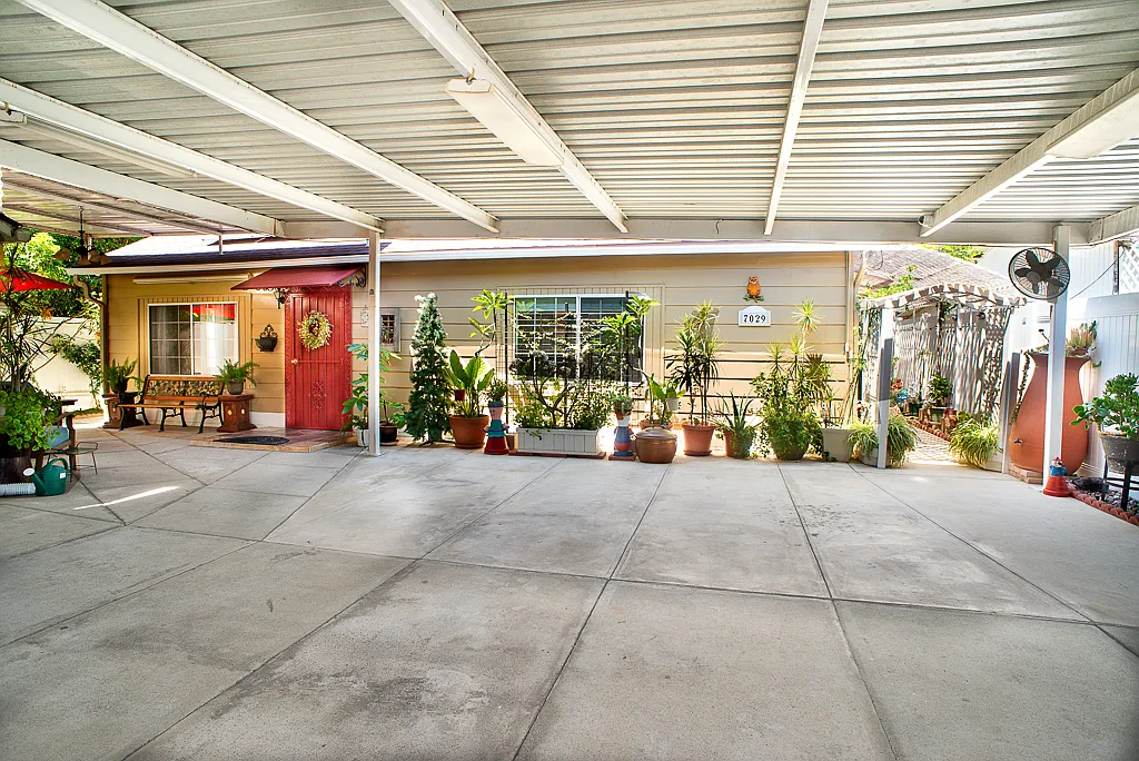 7029 Orion Ave — Photo 1