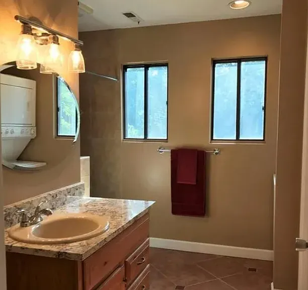 1210 Chatham Rdg — Photo 9