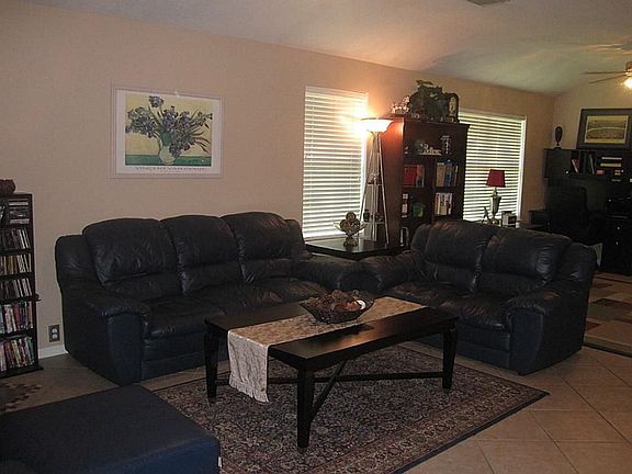 3rd image of 19334 Wading River Dr
